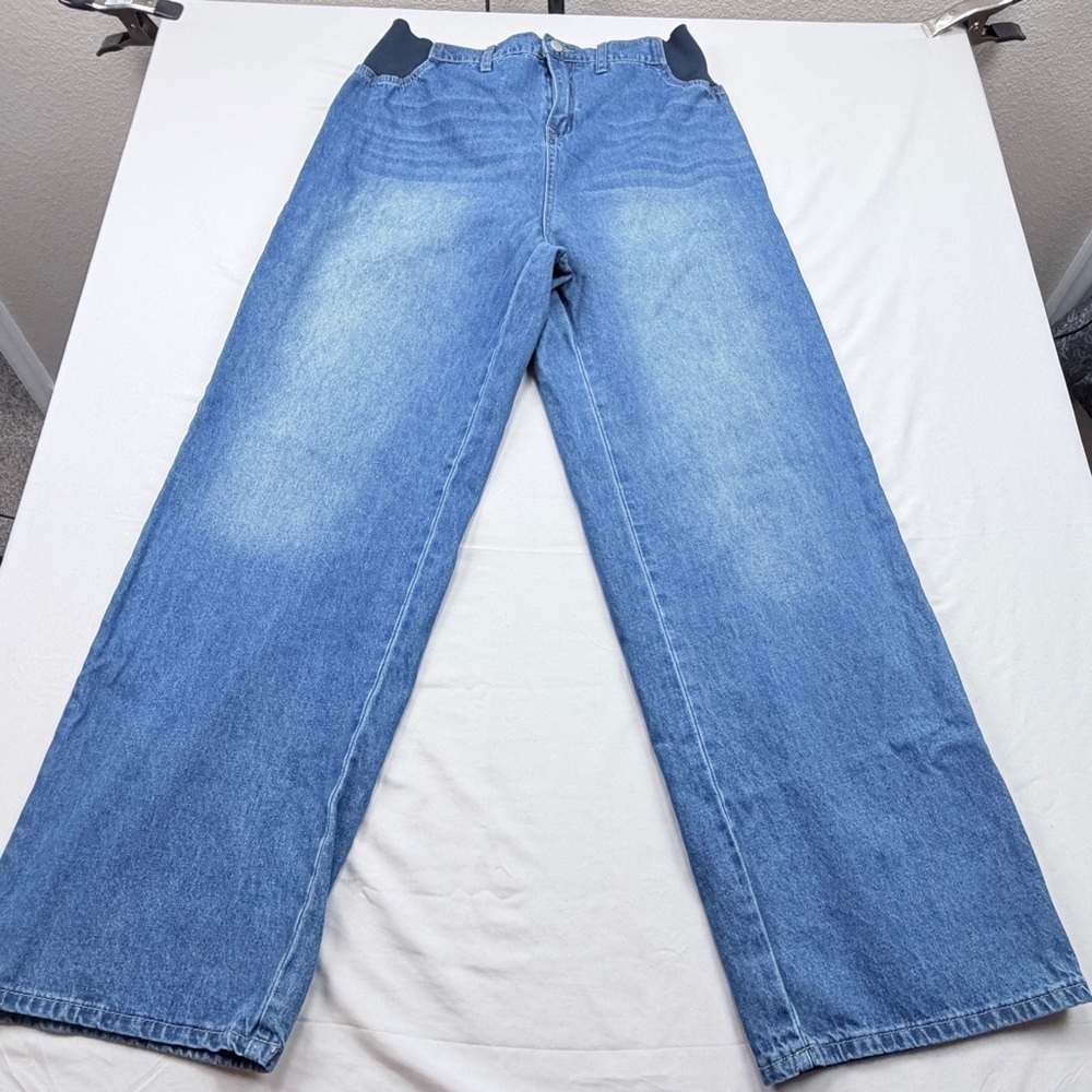 SHEIN Blue Denim Jeans with Black Label Detail